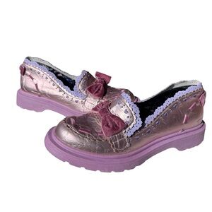 Irregular Choice Pink Metallic Bow Loafers Lavender Scallop Trim US 12 NWOT